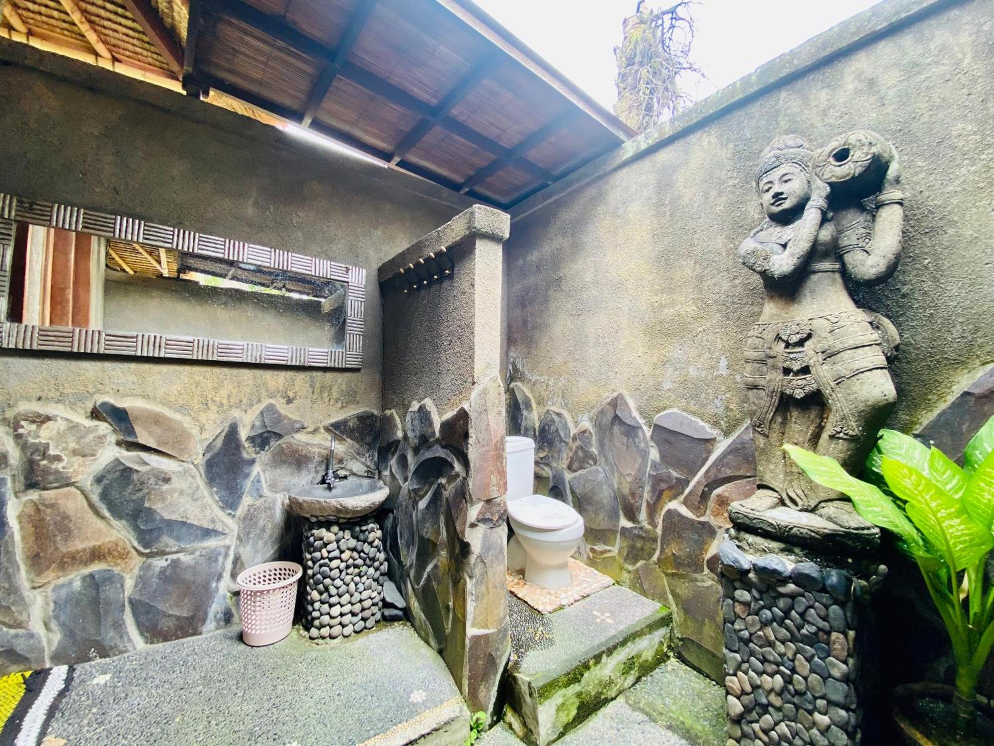 Dong Loka Guesthouse Bali Carangsari Exterior photo